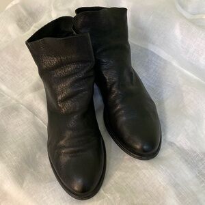 Stuart Weizmann black ankle booties